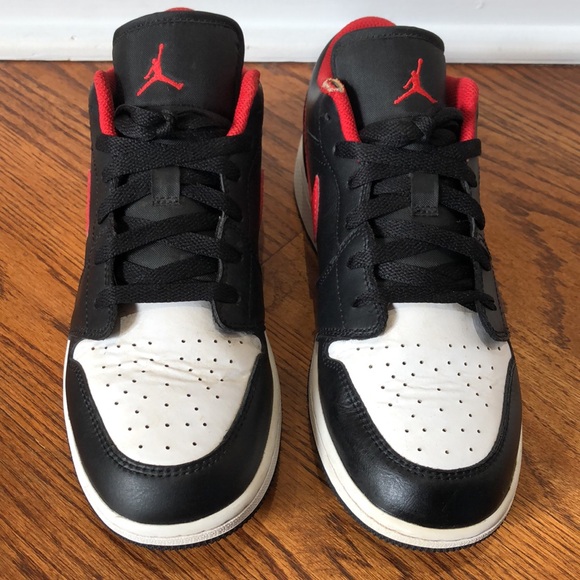 Jordan 1 Low White Red Black Size 7Y or 7 Men’s White or 8.5 Women’s - AUTHENTIC - Picture 3 of 8